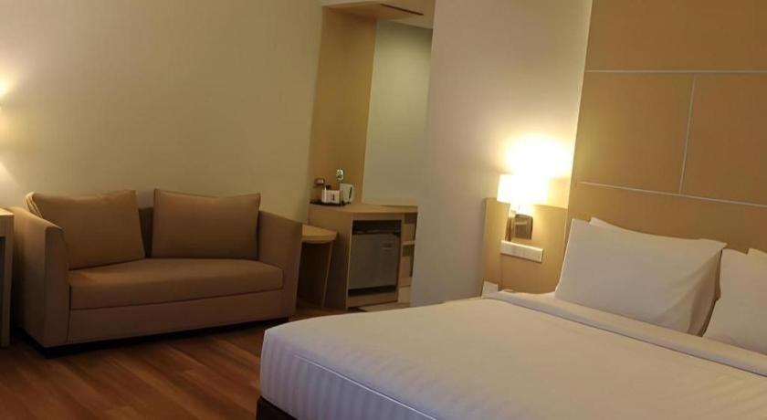 Horison Hotel Sukabumi Luaran gambar
